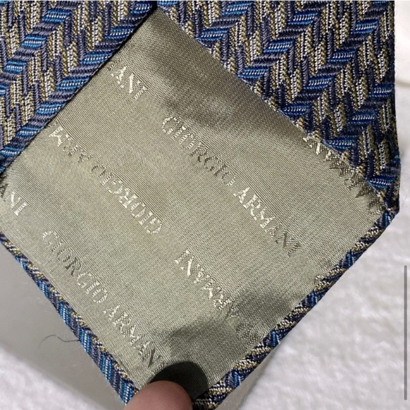 Vintage Giorgio Armani Silk Tie - Picture 8 of 8